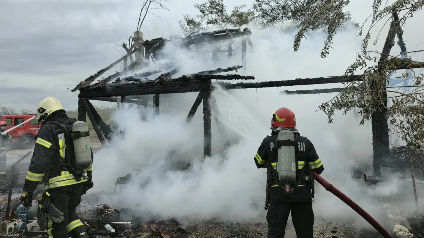 După trei incendii la locuințe în Timiș, ISU Banat insistă pe reguli pentru sezonul rece