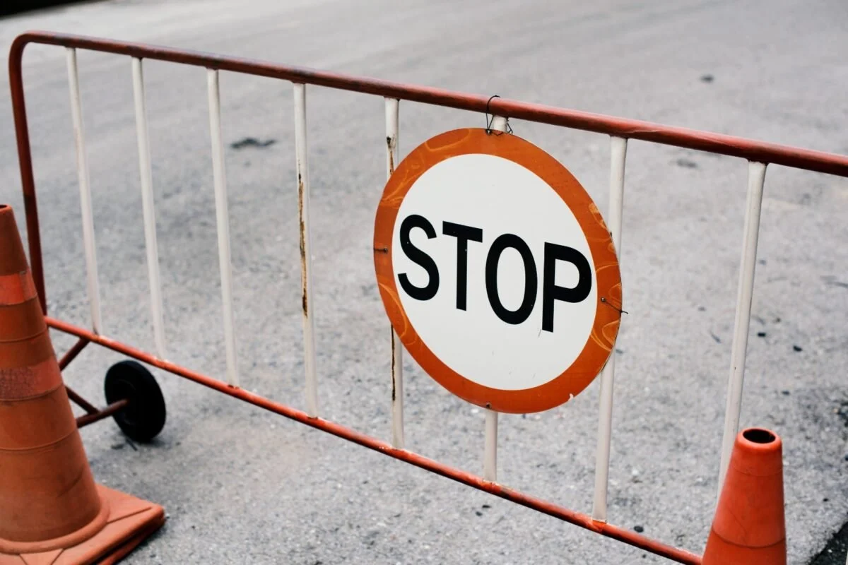 Barieră rutieră folosită pentru restricționarea circulației
